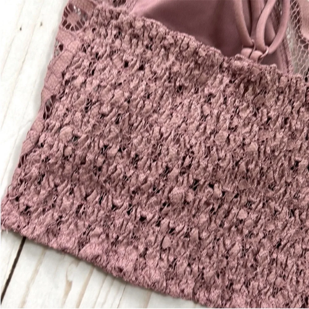 Floral Padded Lace Brawlette in Rose Color - Picture 5 of 10